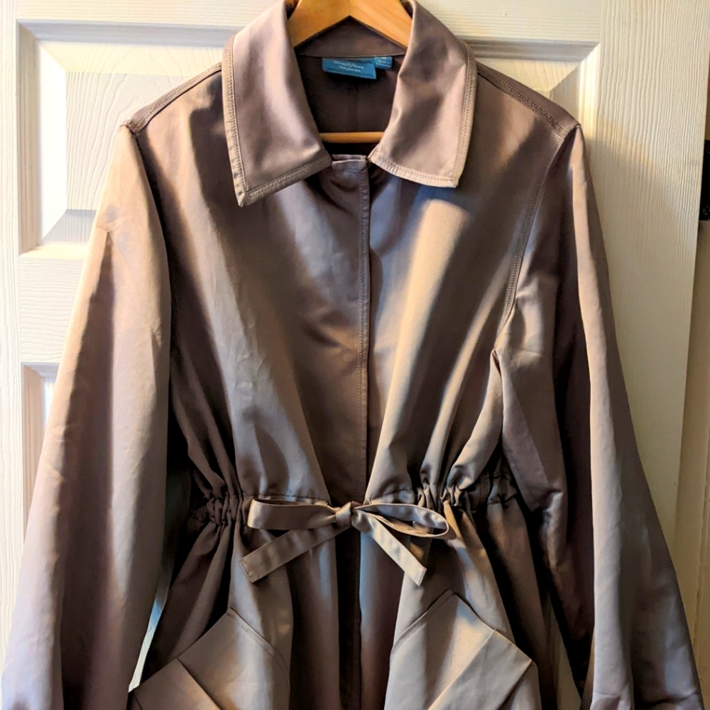 Belted Vera Wang Champagne Satin Coat Early 2000s Designer